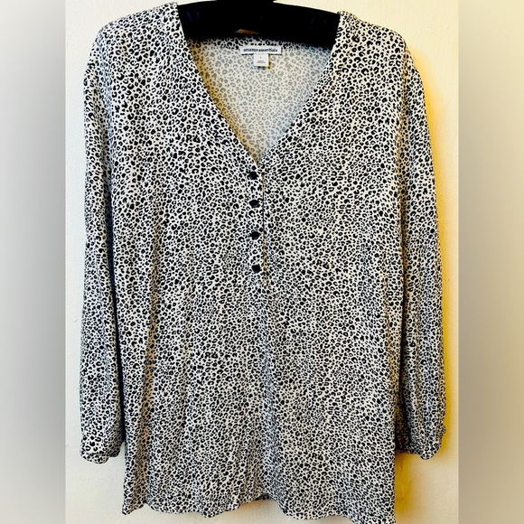 Amazon Essentials Women's 3/4 Sleeve Button Popover Shirt, size L - Picture 1 of 3